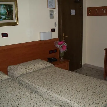 Ξενοδοχείο Miramare 3*